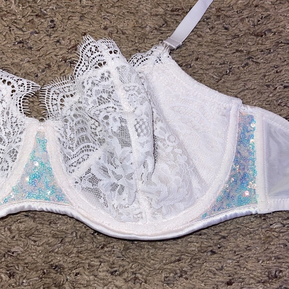 Victoria’s Secret bra / perfect condition / size 34DD/ color White / underwire - Picture 3 of 5